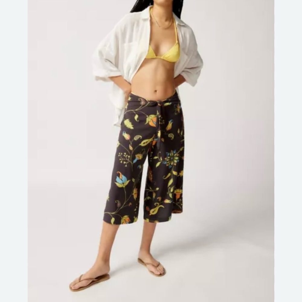 Urban Outfitters brown floral culottes pants